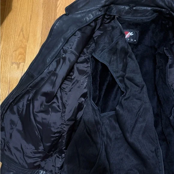 men’s black vintage radius leather jacket - Picture 5 of 7